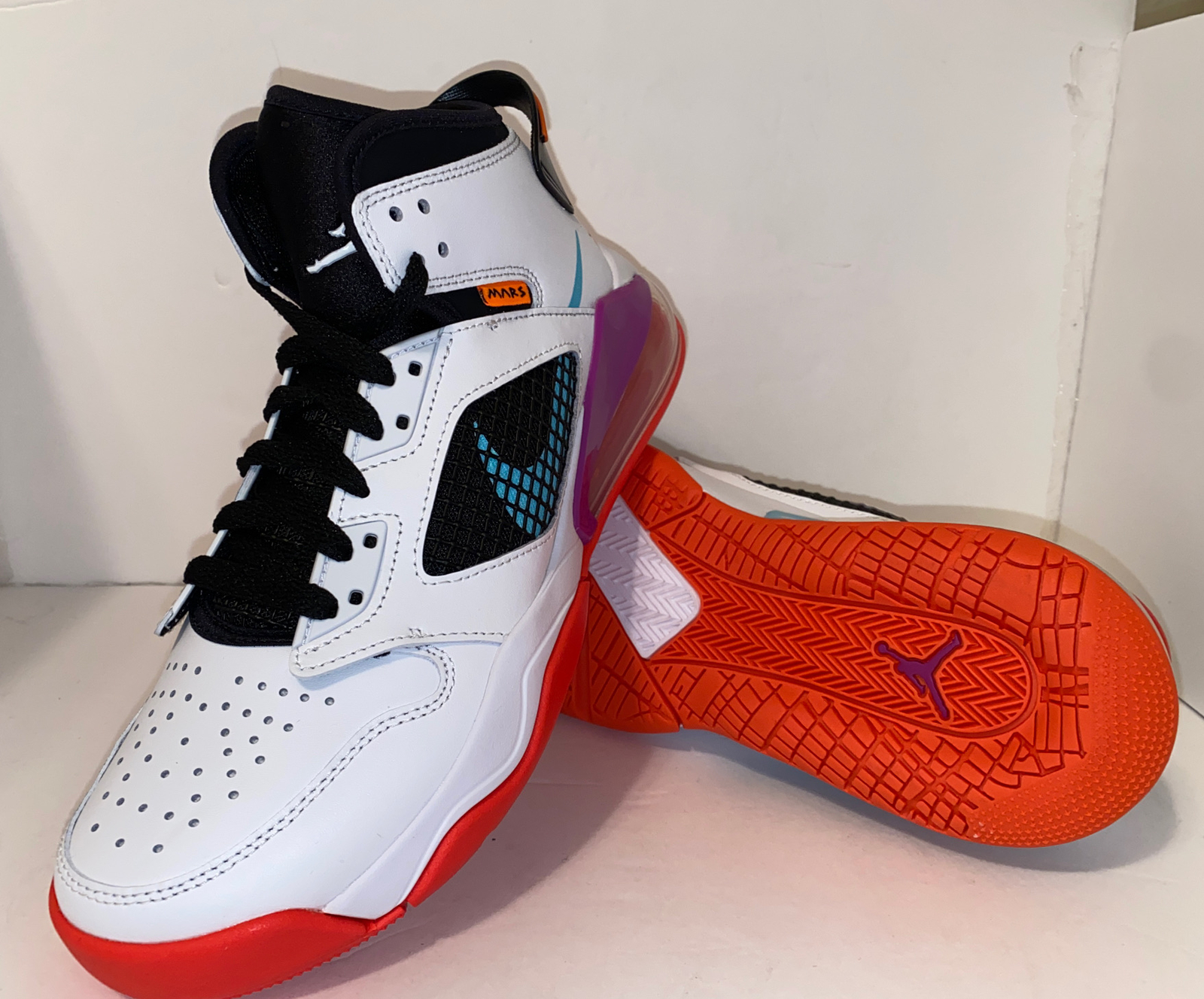 jordan mars 270 junior