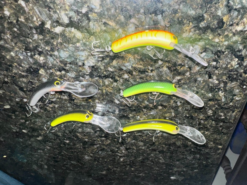 LARGE LOT of mixed crankbait lures. NEW/USED. Rapala Bagley's Storm