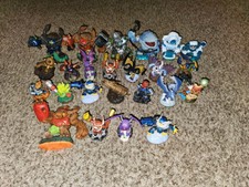ACTIVISION SKYLANDERS -LOT OF 24 ACTION FIGURES / FIGURINES. CLEAN WORKING