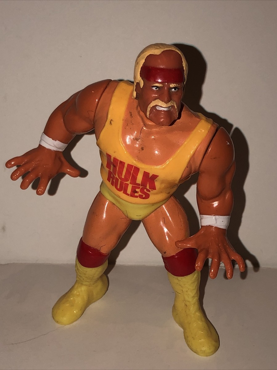 WWF HULK HOGAN フィギュア UNOPENED] HASBRO WWF Hulk Hogan with Hulkster Hug! Figure