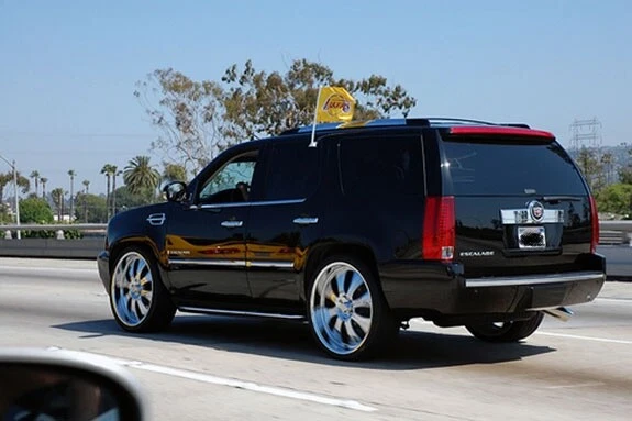 LA LAKERS 14.5” x 12” GOLD CAR FLAGS *BRAND NEW NEVER USED* - Image 3 of 4