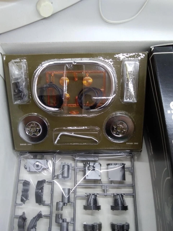 【Buono】Tamiya Harley-Davidson FLH Classic Plastic Modellino in scala 1/6... - Immagine 4 di 4