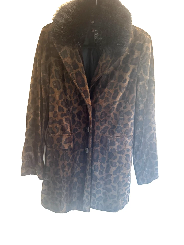 Abrigo largo de piel sintética con estampado animal M International Concepts Mobwife Rocker Grunge Foto 3 de 4