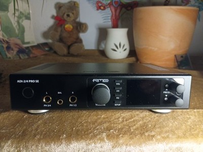 RME ADI-2/4 Pro SE High End  Audio Interface/Kopfhörer + HighEnd Vor-Verstärker 
