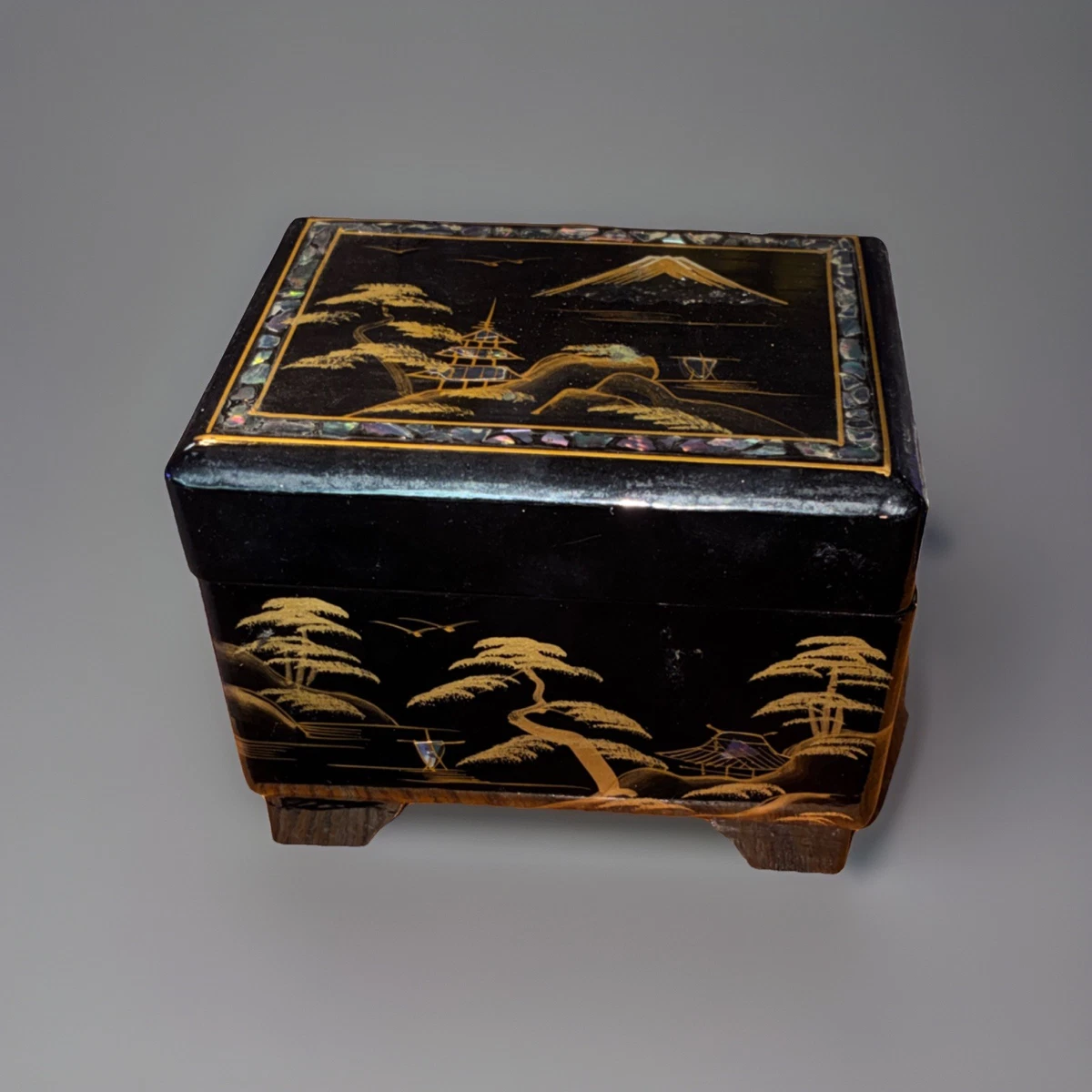 Japanese Music Box Indiana Collectible Music Boxes (1940-1970) for