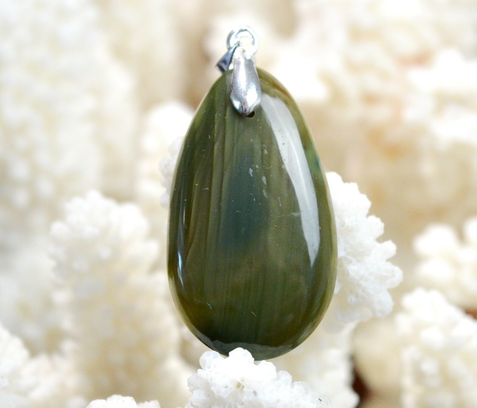 Pendentif cabochon en jaspe impérial du Mexique 26 cts pour haute bijouterie