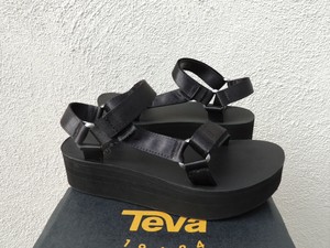 black platform tevas