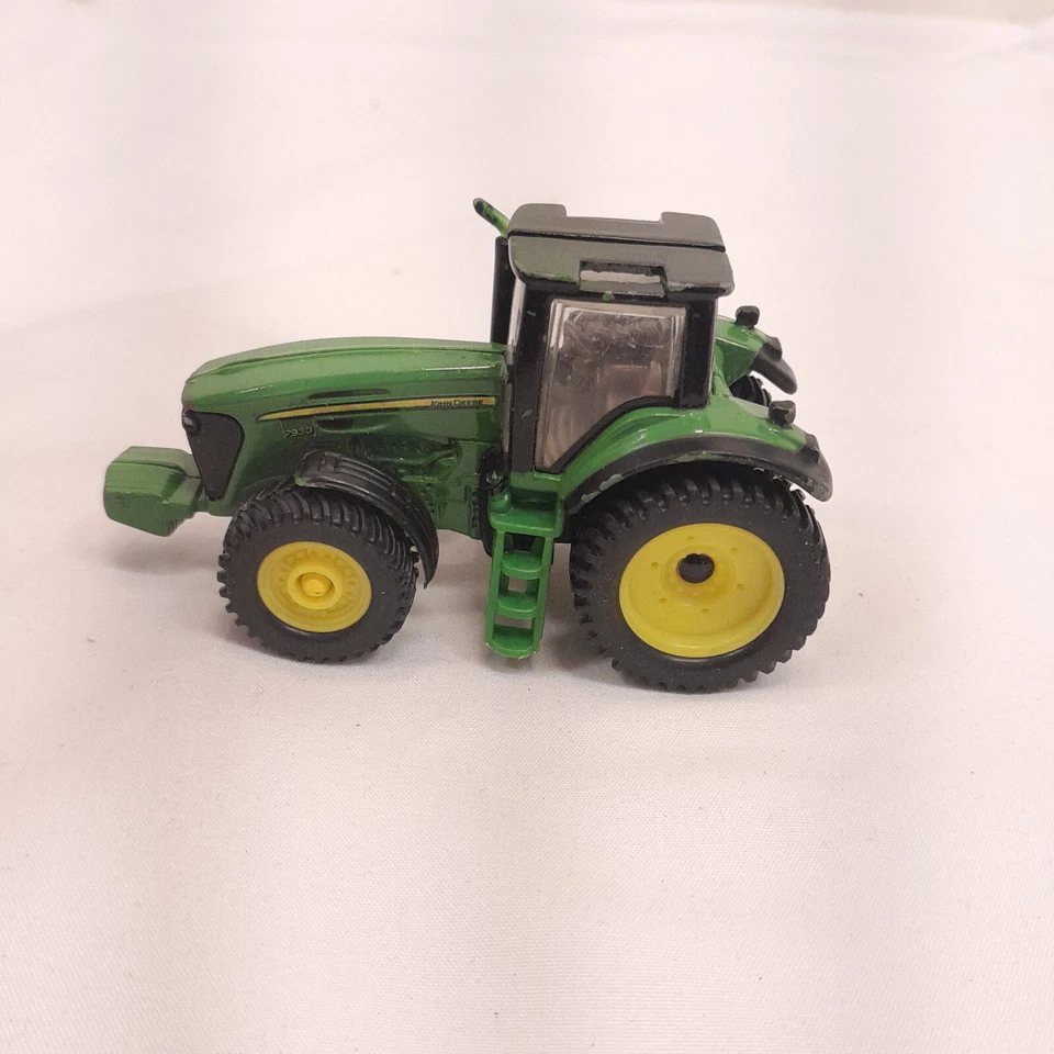 Литой под давлением трактор John Deere 7930 1:64 неполный - Изображение 3 из 4