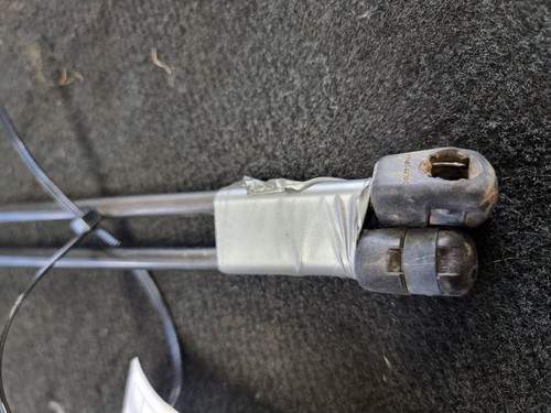 HOLDEN COMMODORE HATCH STRUT TAILGATE STRUT (PAIR), WAGON, VT-VZ, 09/97-09/07 97 - Picture 2 of 5