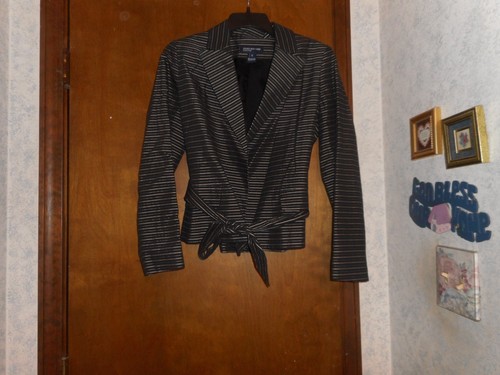 JONES NEW YORK SCHWARZ UND SILBER NADELSTREIFEN BLAZER GR. S