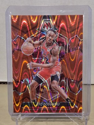 2023-24 Panini Mosaic Ayo Dosunmu #68 Red Seismic Prizm /299