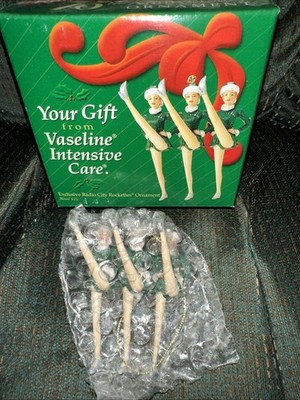 2000 Radio City Music Hall Christmas Rockettes Kickline Green Ornament 4 