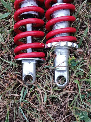 Quickie Pulse 6 Power Wheelchair Spring / Shocks Set 350LB CAPACITY V.G.C.. - Picture 4 of 6