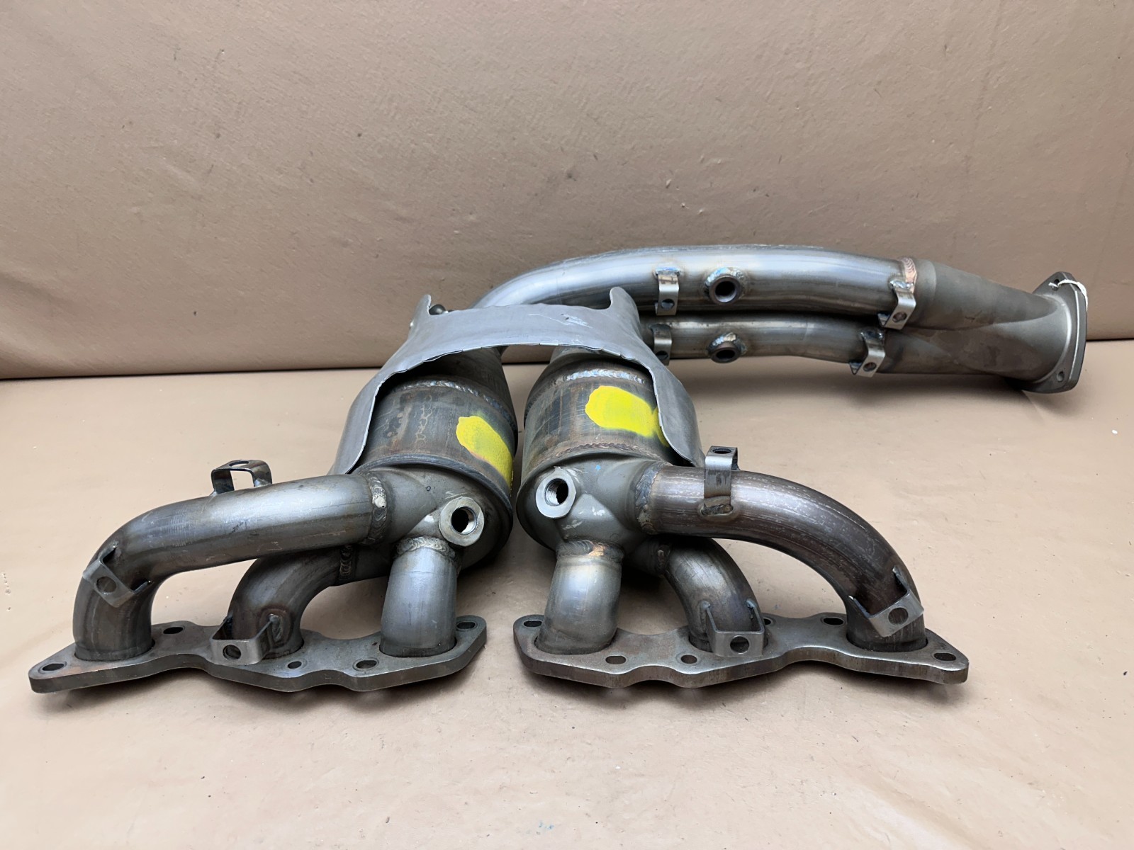New Aston Martin DB9 DBS Vantage V12 Exhaust Manifold Catalytic Converter Right