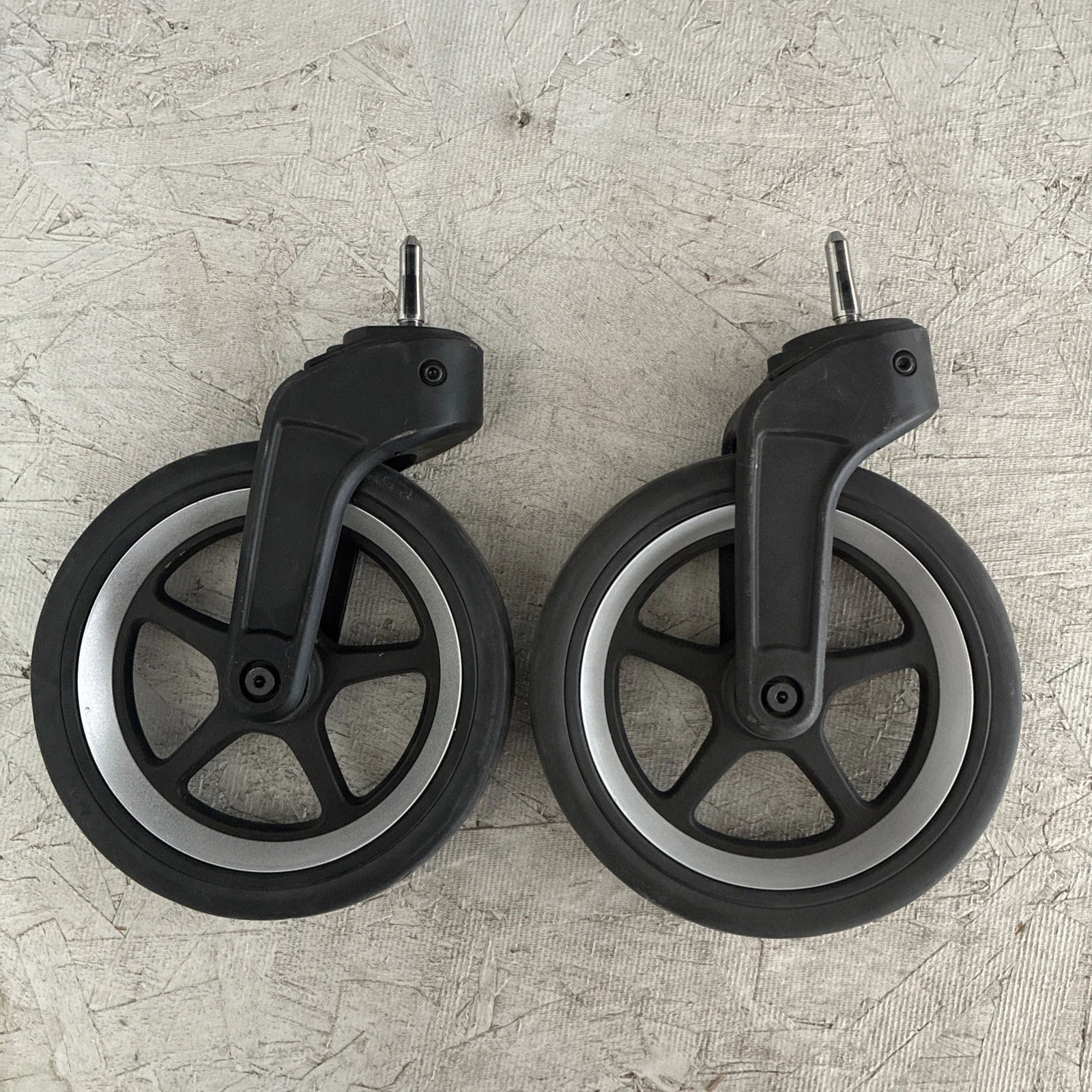 Thule Sleek Front Front Wheel
Opens in a new window or tab