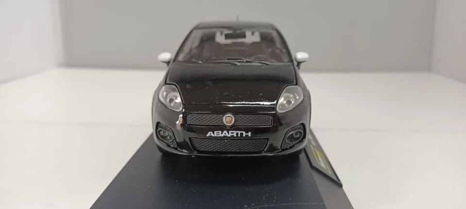 Fiat Abarth Grande Punto Nero Black Motorama 1:24 Usato + Box 1/24 Very Rare  - Immagine 2 di 4