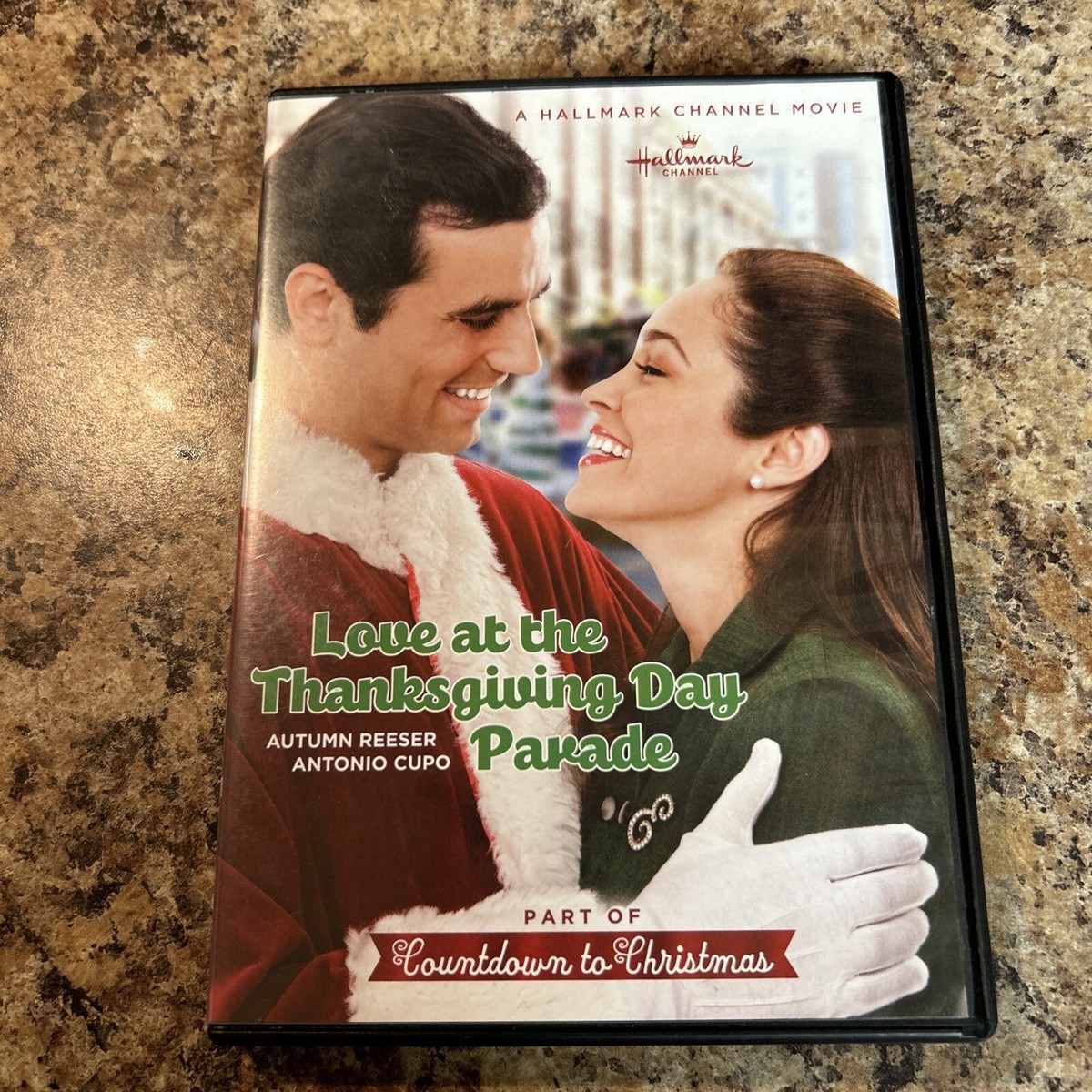 Love at the Thanksgiving Day Parade DVD Autumn Reeser Antonio Cupo OOP