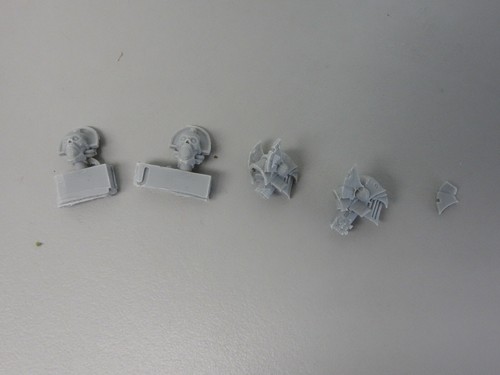 Warhammer 40K Space Marine - Maxmini Head bits lot - Picture 4 of 4