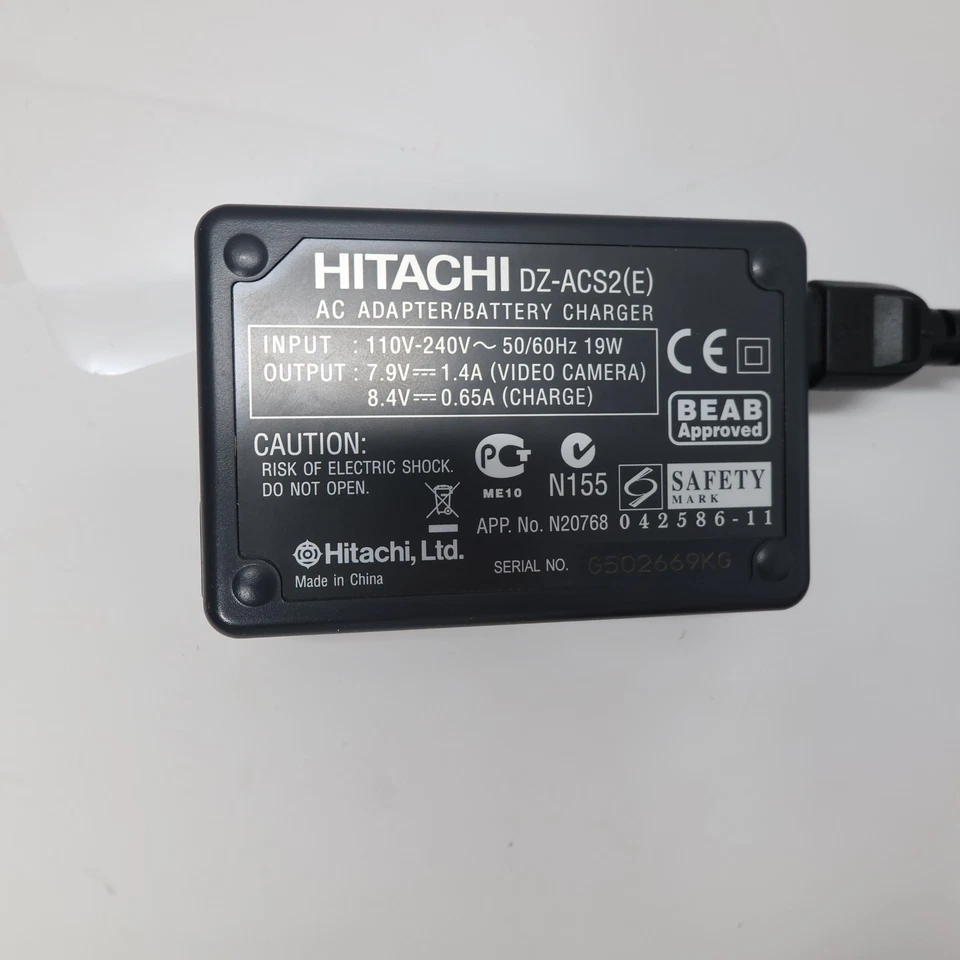 Hitachi DZ-MV730E DVD Video Camera Recorder Handheld Silver Boxed - Image 3 of 4