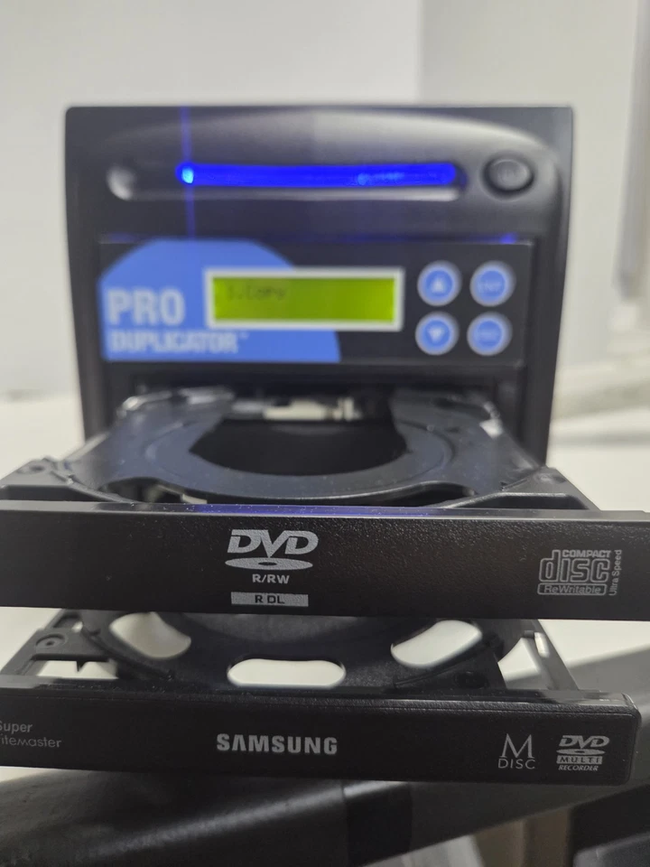 Torre duplicadora de CD/DVD independiente Samsung 24x Pro Foto 4 de 4