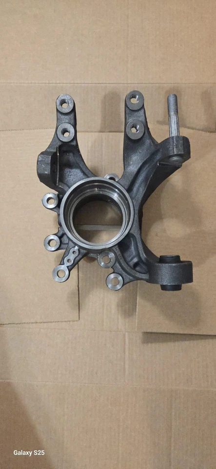 Nudillo trasero Honda Ridgeline 2014 (52215-SJC-A02) Foto 3 de 4