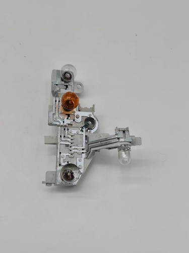 BMW 1 E81 E87 2010 Diesel Glühbirnenhalter Heckleuchte 7164963 145kW GENUINE