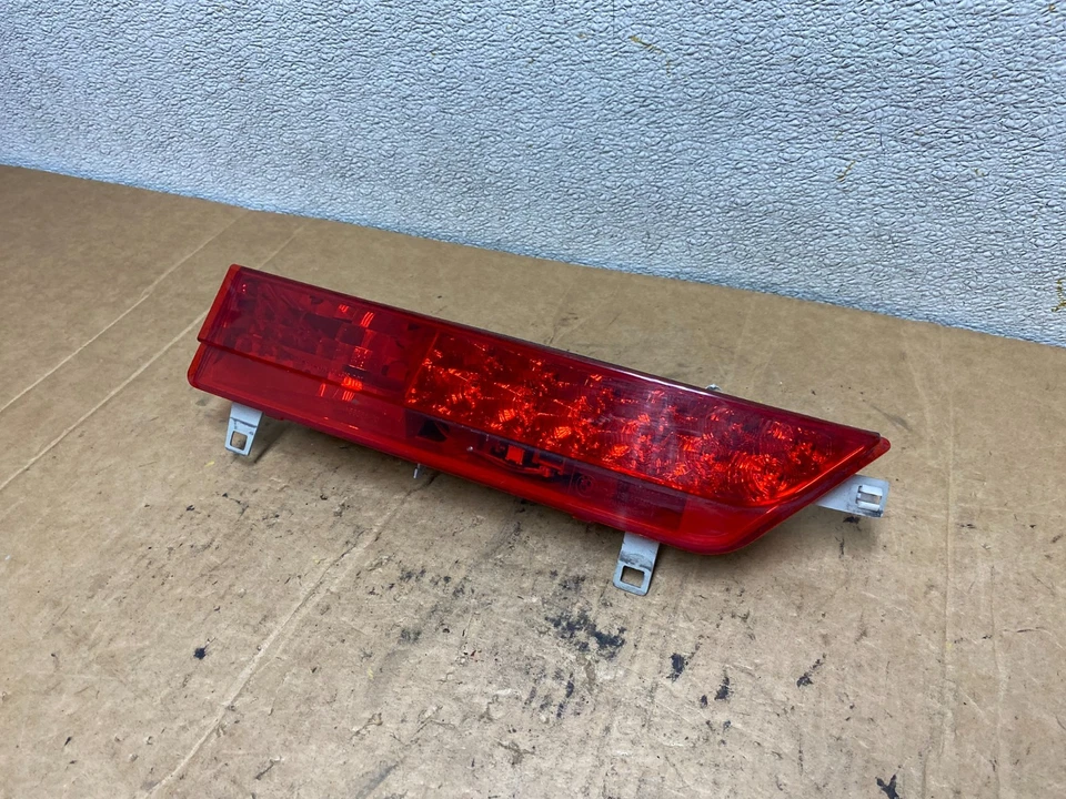 Lanterna traseira interna do passageiro direito BMW 7-Series 745i 760i 2002 a 2005 fabricante de equipamento original T3174 - Imagem 2 de 4