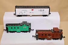 Various Brands Atlas, Bachmann, Trix Lot of 3 N-scale Freight Cars