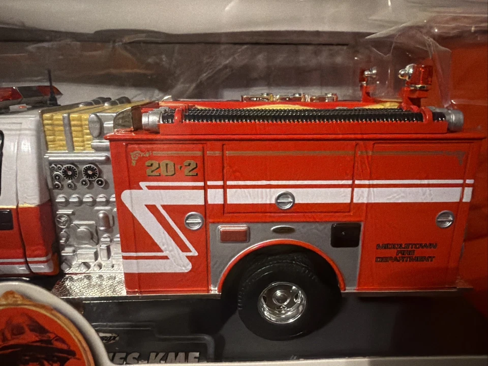Matchbox Collectibles 1999 FORD F-SERIES KME MIDDLETOWN PUMPER 2 Sealed New - Image 3 of 4