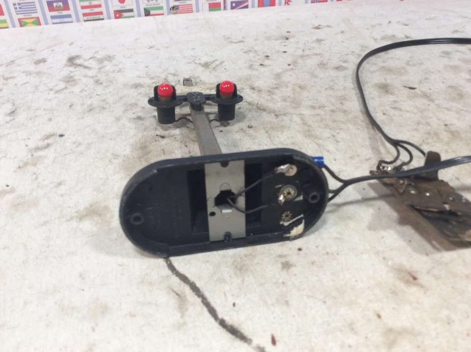 Lionel 154 Railroad Crossing Highway  Stop Signal  O Gauge - Image 4 of 4