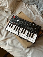 Akai MPK Mini Mk2 Mkii 25 Key Electronic Keyboard - Black/Red/White