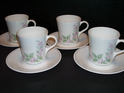 4 Corelle VERANDA Coffee Tea Mugs Cups & Saucers Corning