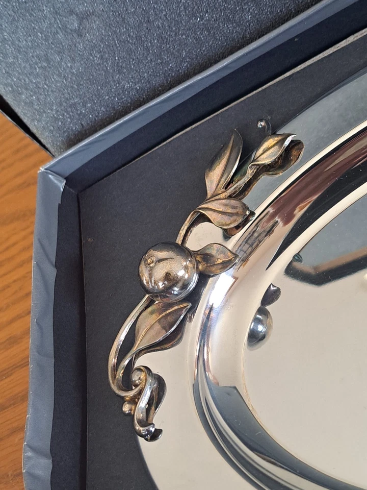 Oneida 18/8 Stainless W/ Gold Electroplate Oval 9"x7" Apple & Twigs Serving Tray - Image 3 of 4