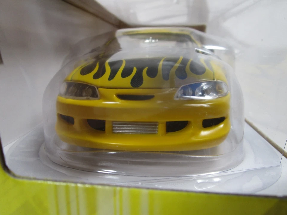 REVELL 1/25 SUPER STREET ЖЕЛТЫЙ/ЧЕРНЫЙ MITSUBISHI ECLIPSE ЛИТАЯ МОДЕЛЬ НАБОР - Изображение 4 из 4