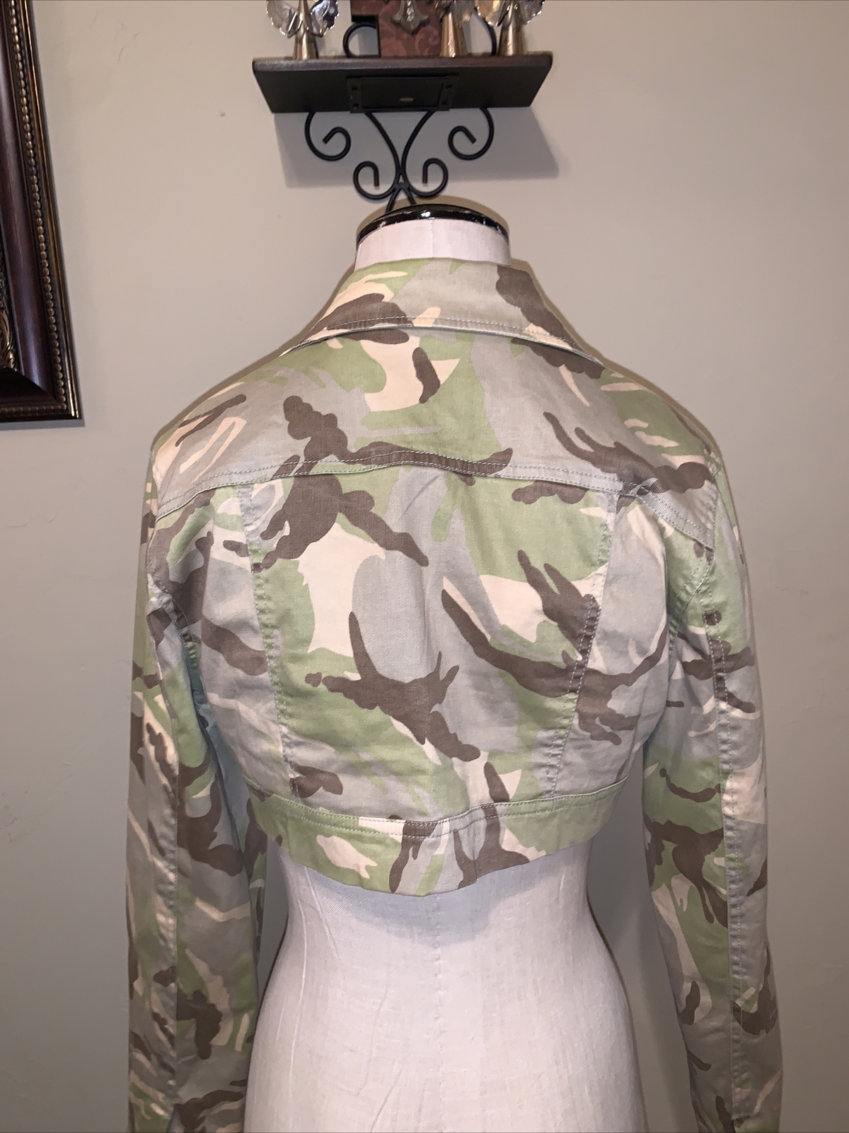 Picture 3 of 12