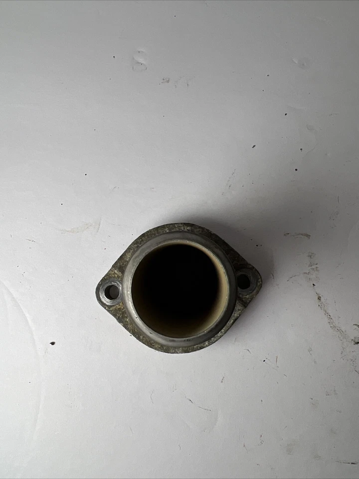 2008-2010 Saturn Vue Thermostat Housing  3.5l V6 OEM - Image 2 of 4