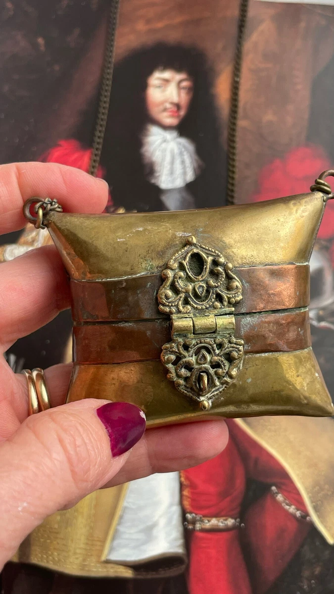 Minaudiere Ancienne À VENDRE! - FR