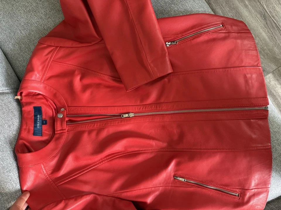 Chaqueta de cuero roja para mujer Cole Haan talla M Foto 3 de 4
