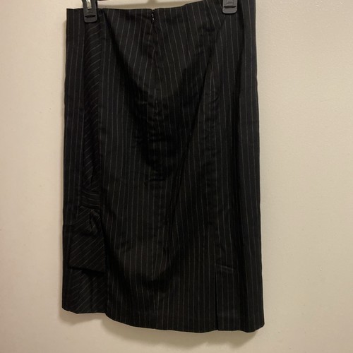 Monroe & Main Women’s 2pc Pinstripe Suit Jacket & Skirt 6 Black Bust 34 Waist 30 - Picture 7 of 10
