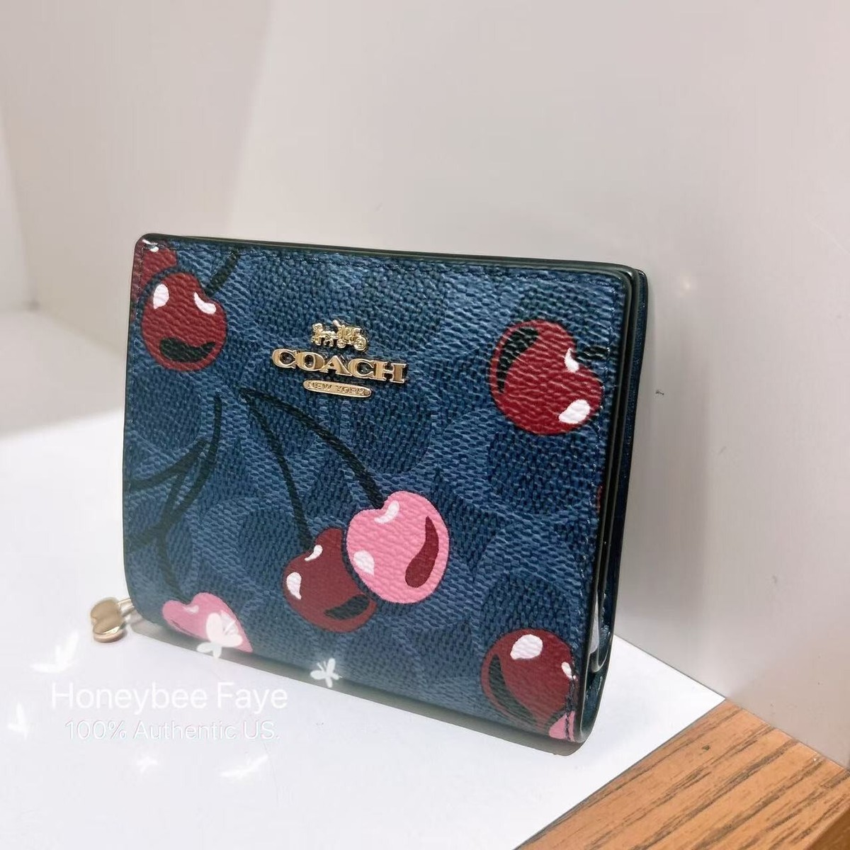 ネプチューン　財布 NWT Coach Snap Wallet In Signature Canvas With Cherry Print
