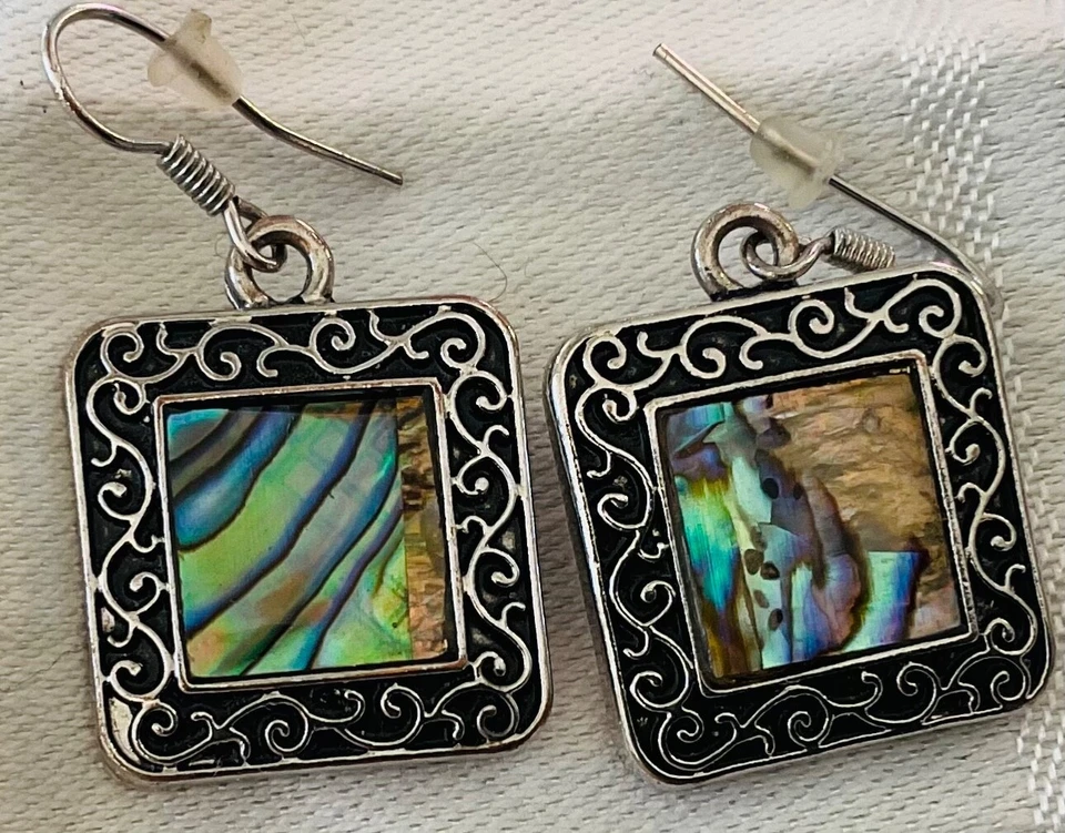 Pendientes One Keltic Pewter de C Davis y 1 par de abulón Foto 2 de 4