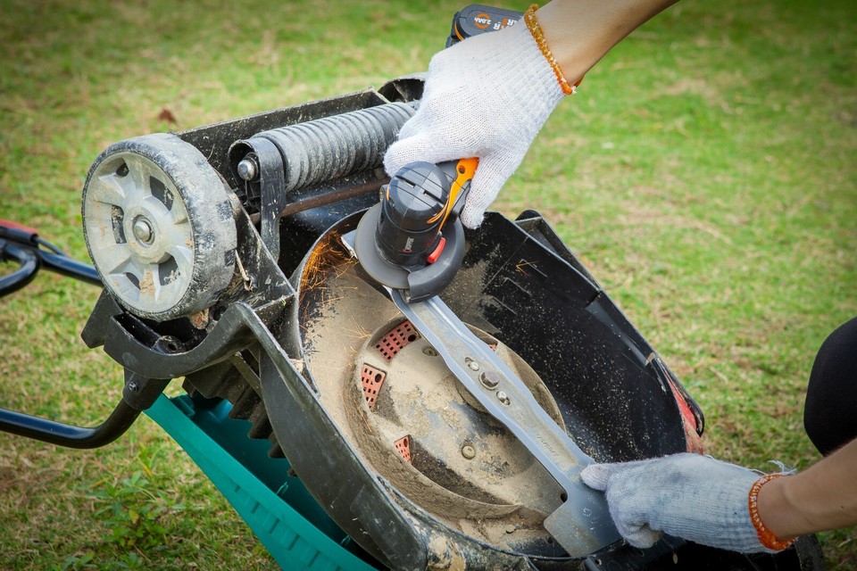 WORX Poweshsare Cordless Mini Cutter/Grinder 20V 76mm x1 2.0Ah Battery ...