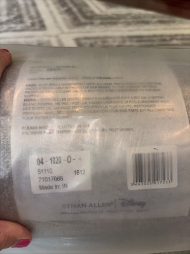 New 2016 Disney Ethan Allen I See Mickey Round Circle Rug Sky Blue 5 Ft NIP NWT - Picture 3 of 6