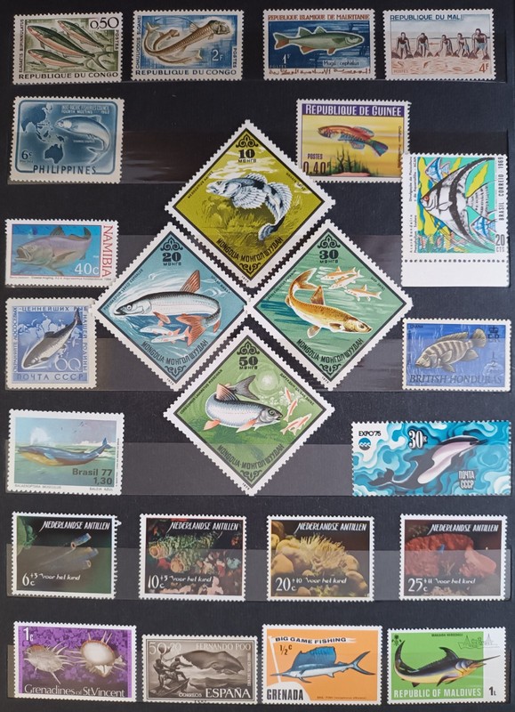 SEA LIFE. FISH: AQUARIUM, EXOTIC, PREDATORY. 24 STAMPS. MNH. XF. LOT IN GERMANY