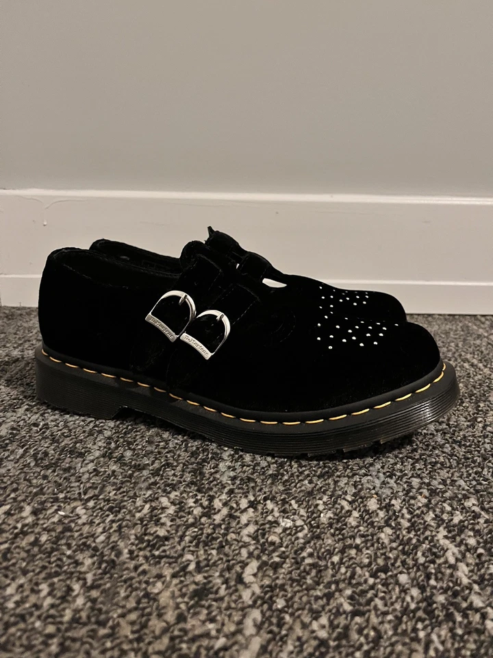 Dr. Martens Mary Jane 8065 en terciopelo negro para mujer 9 Foto 3 de 4