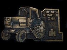 TI05153 VINTAGE 1970s  INTERNATIONAL HARVESTER THE NEW NUMBER ONE  BELT BUCKLE