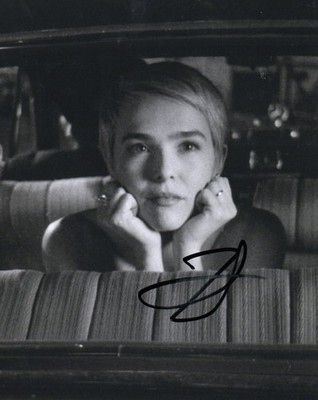 ZOEY DEUTCH SIGNED PHOTO (1) NOUVELLE VAGUE