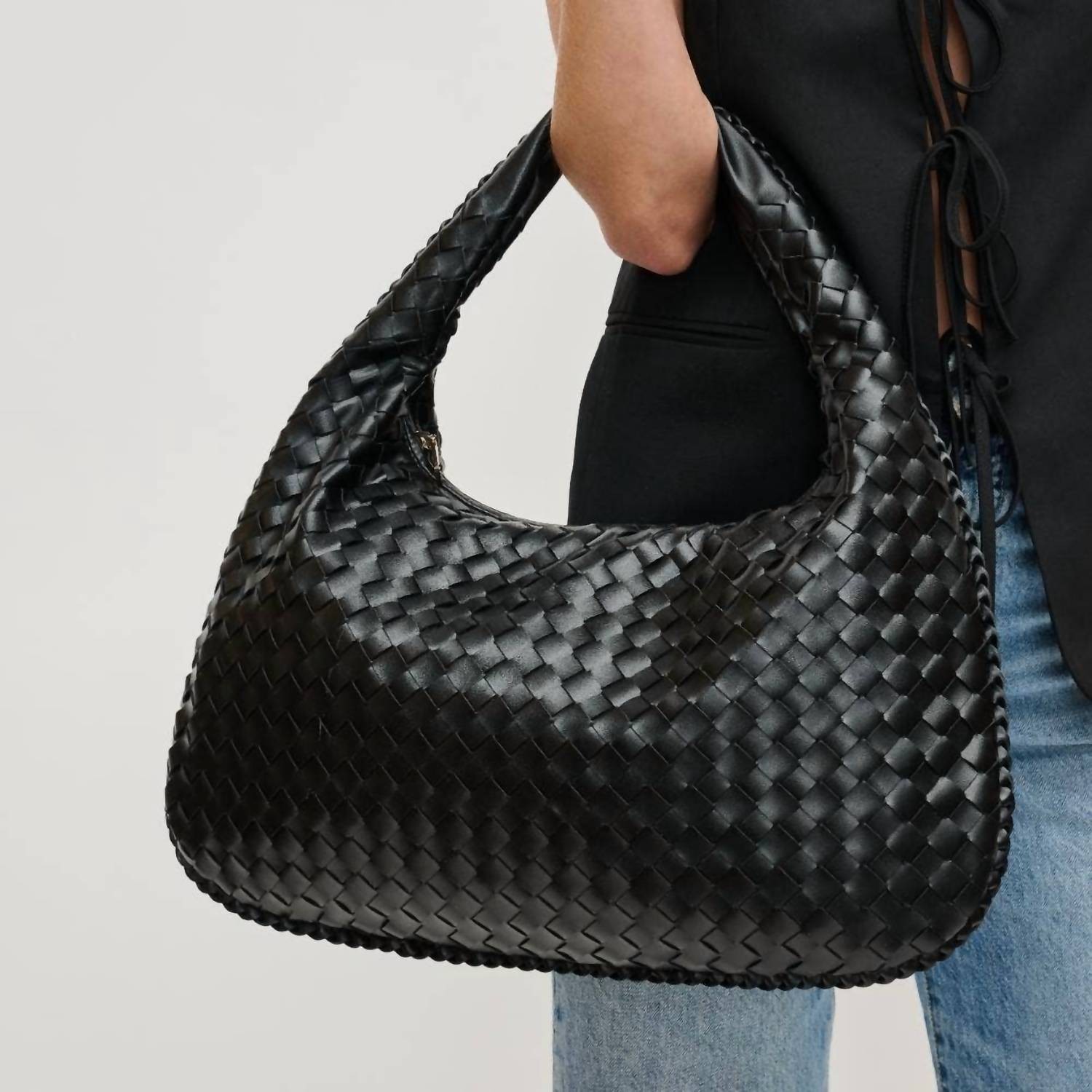 Urban Expressions Women's Victoria Woven Hobo Bag Size One Size