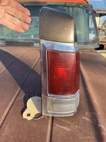 1974- 76 Pontiac Safari Wagon Right Tail Light Assembly 1975 1976 OEM 74 75 RH - Picture 5 of 8