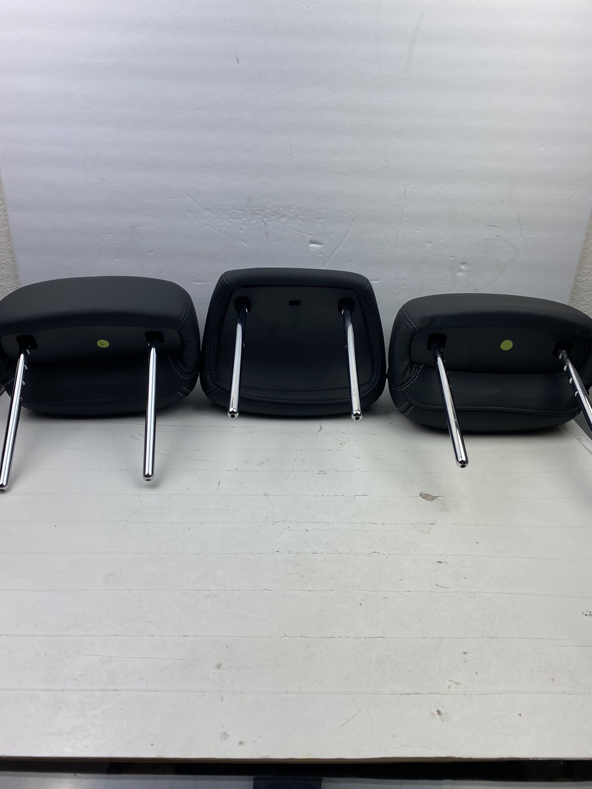 2017 - 2019 MASERATI LEVANTE REAR SEAT HEADREST HEAD REST SET BLACK LEATHER OEM